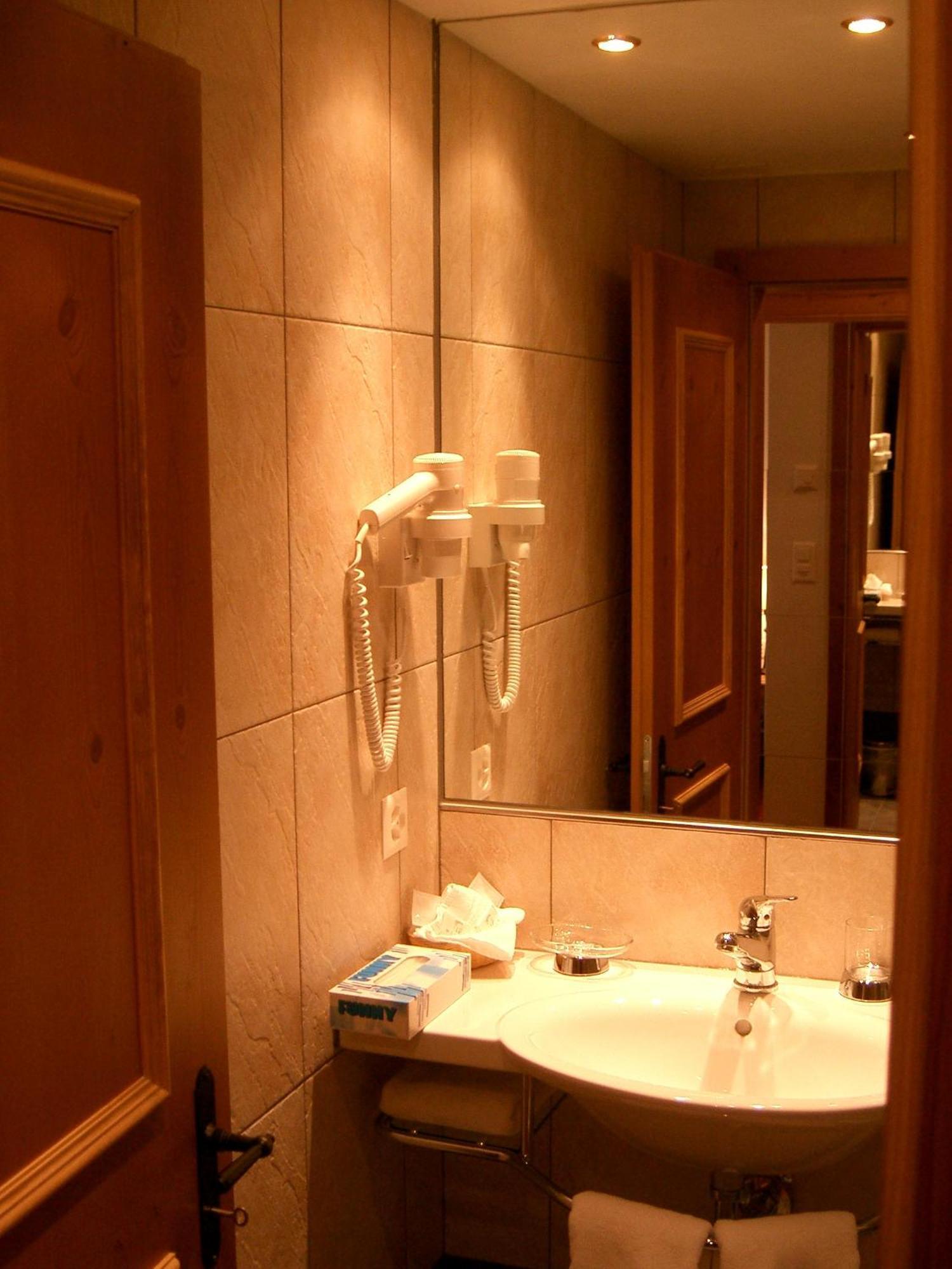 Hotel Dufour Chalet - Adults Only Zermatt Exteriör bild