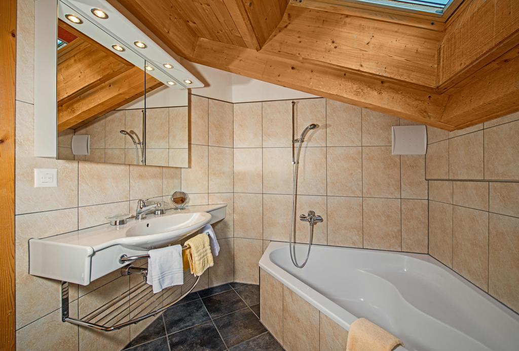 Hotel Dufour Chalet - Adults Only Zermatt Exteriör bild